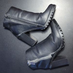Chunky black boots size 8